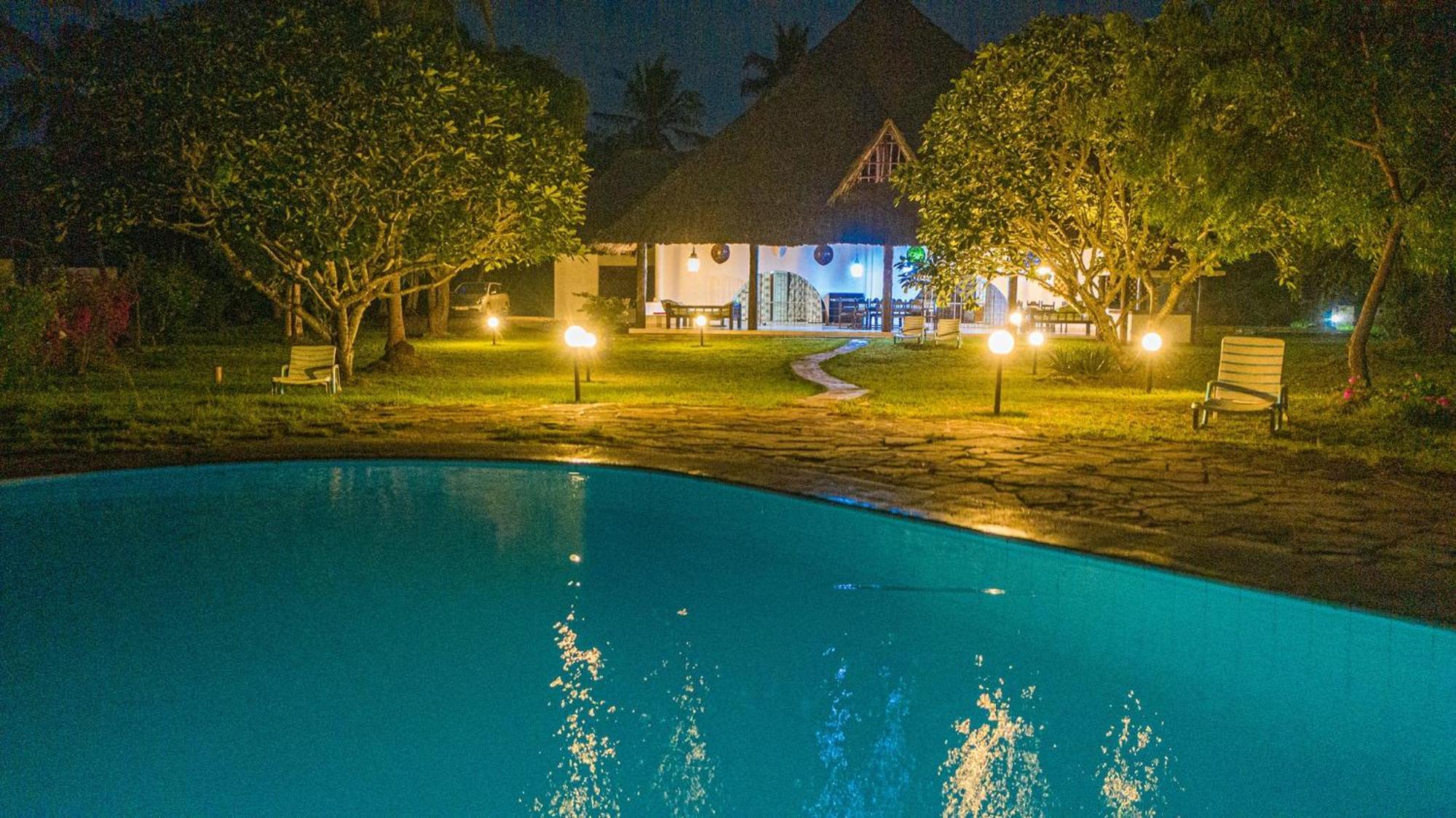 Lux Suites Kivulini Cottages Diani Beach Exterior photo