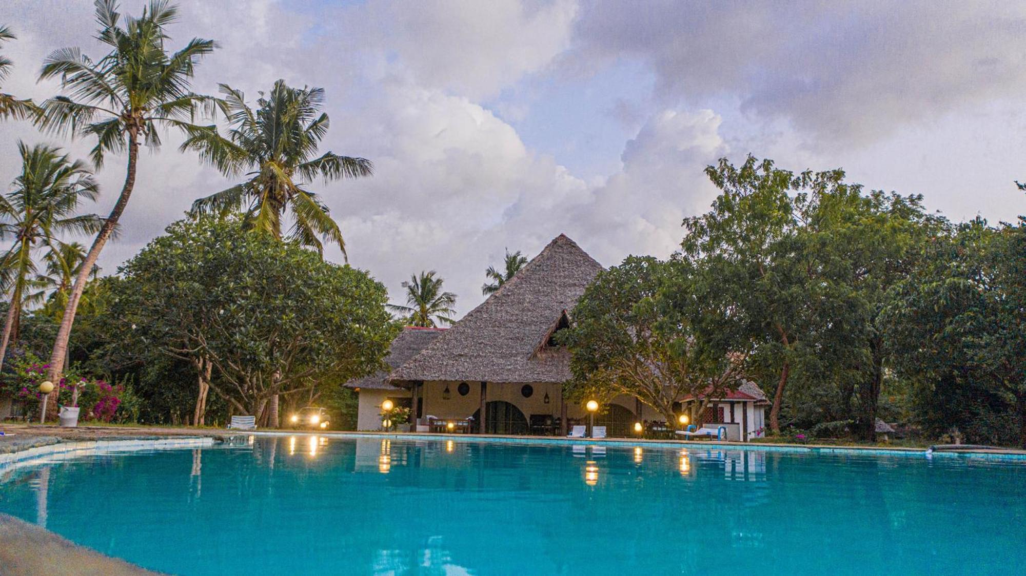 Lux Suites Kivulini Cottages Diani Beach Exterior photo