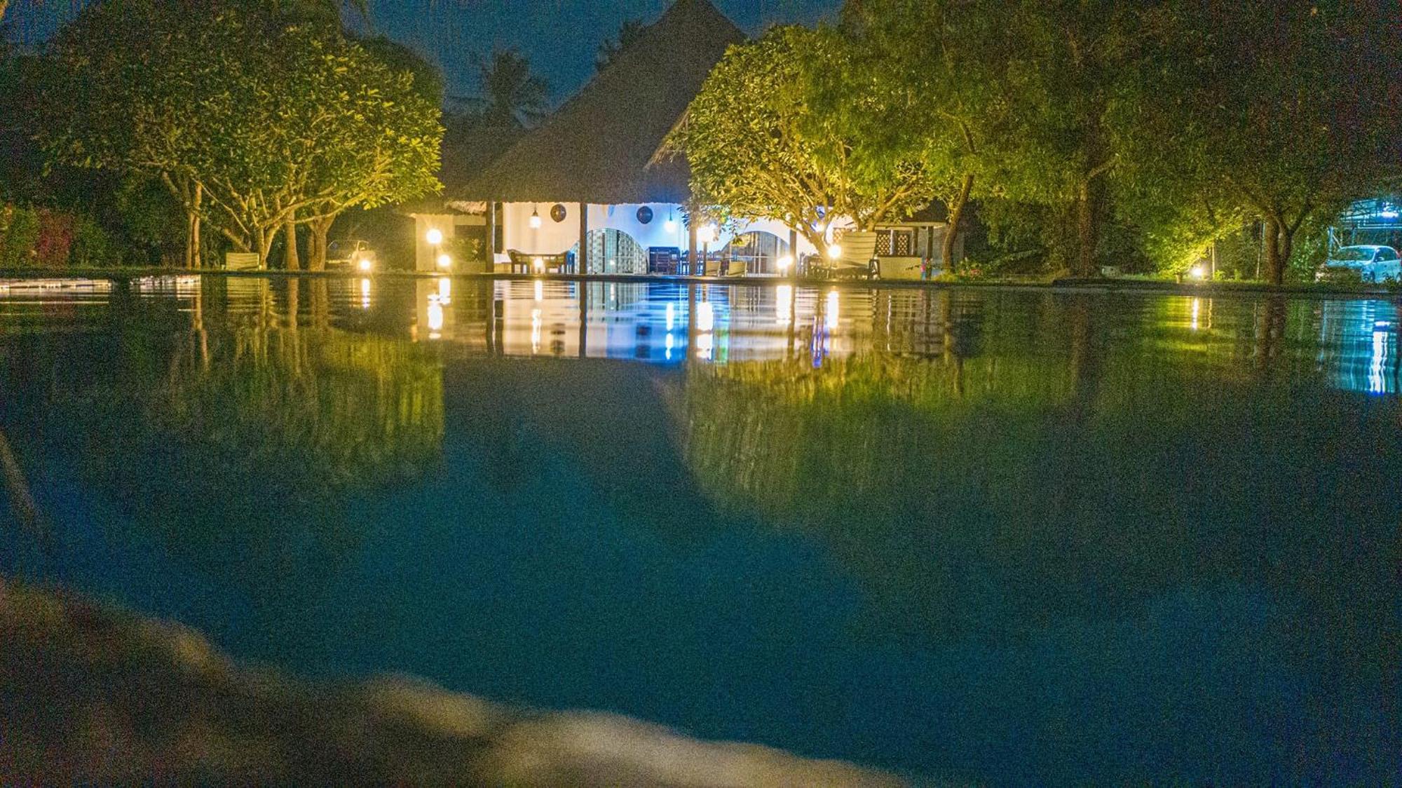 Lux Suites Kivulini Cottages Diani Beach Exterior photo